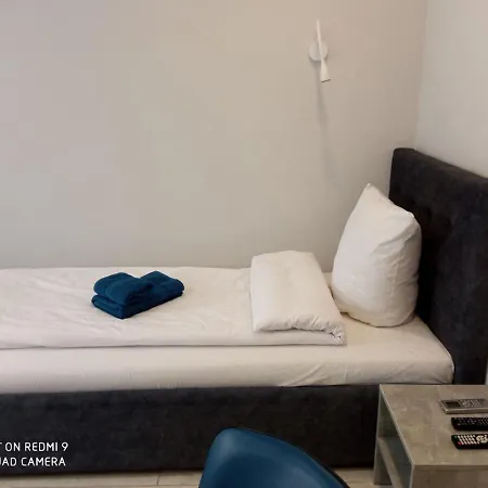 Hotelroom 1 Apartment