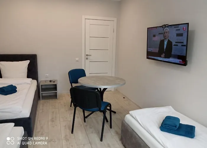Hotelroom 1 *